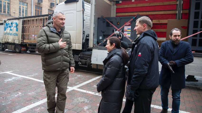 Киев получил от Польши мощную партию генераторов: "Такая поддержка является примером единства украинцев и поляков"