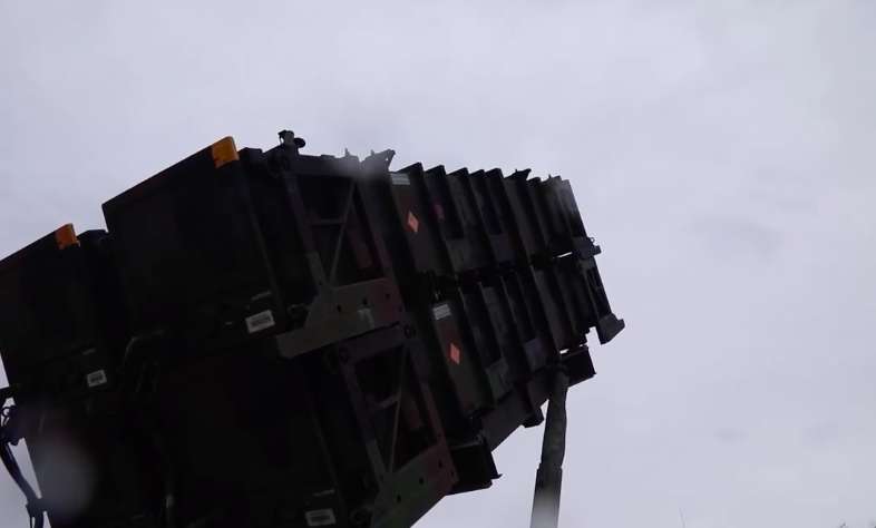 Появилось первое видео боевого дежурства Patriot в Украине Появилось первое видео боевого дежурства Patriot в Украине