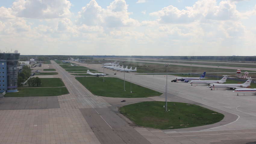 Диверсанти підірвали літаки та вертоліт на військовому аеродромі у Підмосков’ї: у ГУР повідомили деталі 