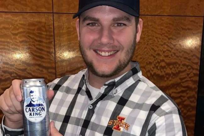 Американец попросил денег на пиво и получил миллион долларов