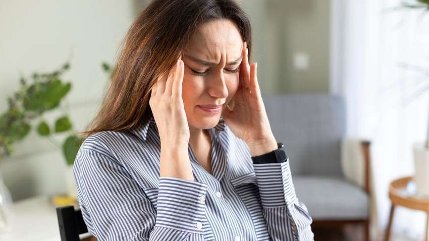 Що викликає напади мігрені: невролог назвала головні причини
