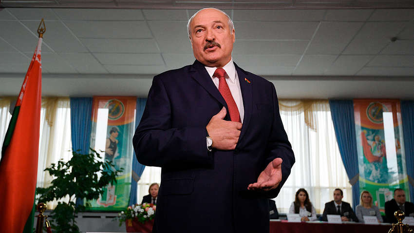 Лукашенко: я не могу растворить Беларусь, пусть даже в братской России