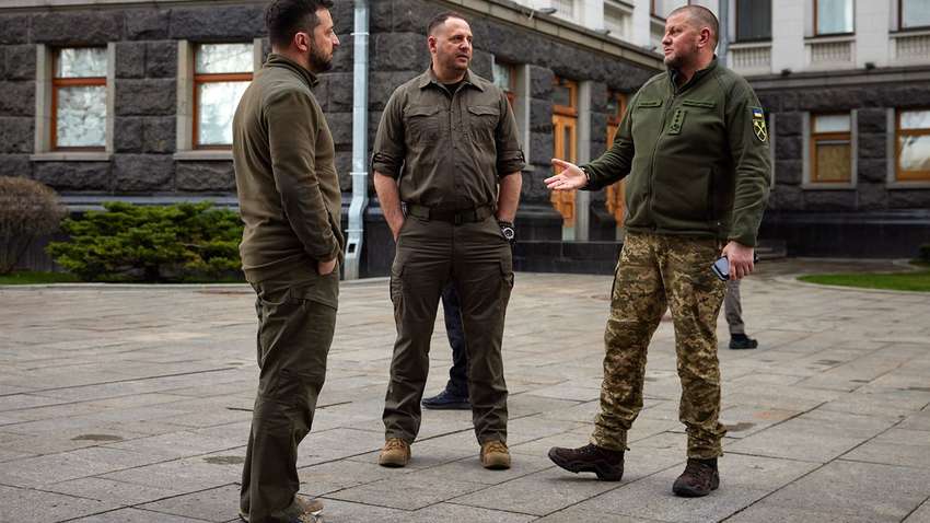 Небоженко: Зеленський вчинив із Залужним, як Путін із Суровікіним Небоженко: Зеленський вчинив із Залужним, як Путін із Суровікіним