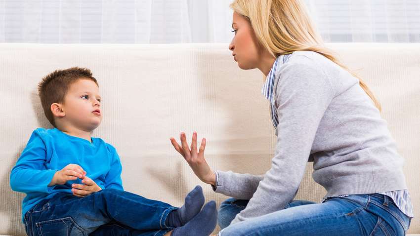 Як говорити з дитиною  віком 5-8 років про бідність і бездомність 