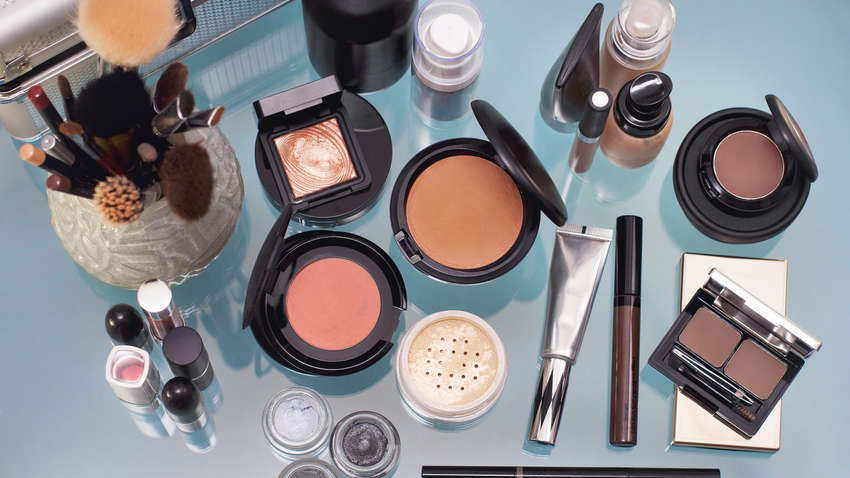 Які б'юті-засоби краще не замовляти в інтернеті