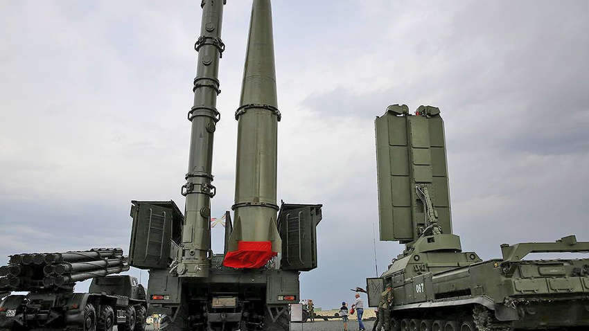 Россия не может пополнить запас высокоточных боеприпасов: подробности