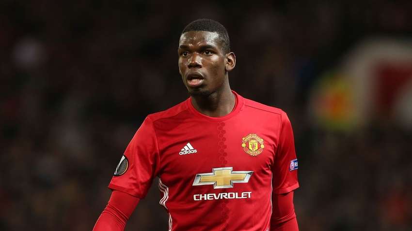 Звезда "МЮ" настолько опасается поклонников, что купил пса за 15 тысяч фунтов