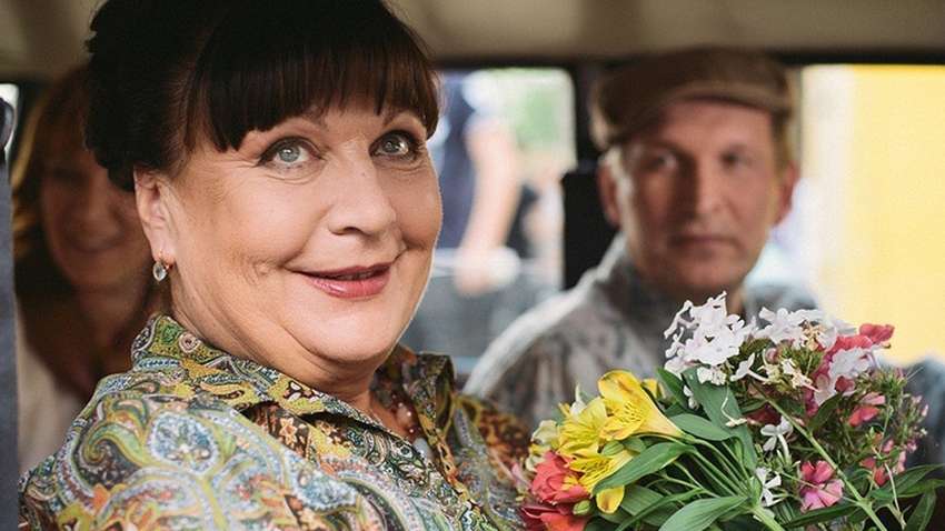 "Він ніякий": акторка зі "Сватів" накинулася на Володимира Зеленського