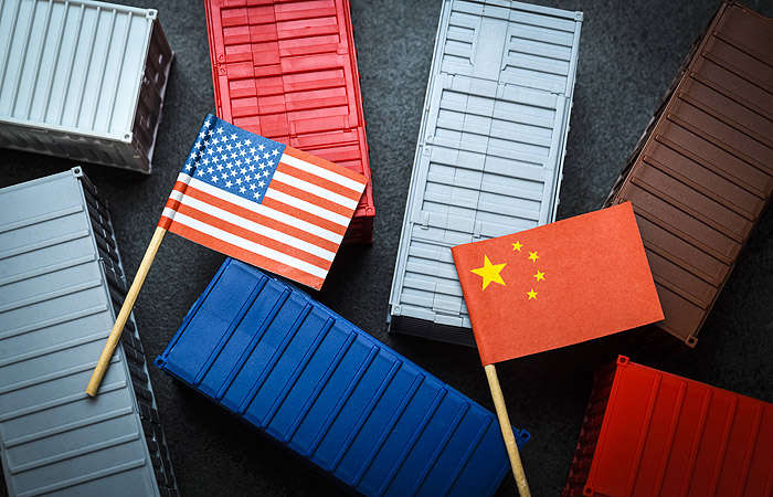 Американські імпортери почали скуповувати товари з Китаю: чим налякав Трамп Американські імпортери почали скуповувати товари з Китаю: чим налякав Трамп