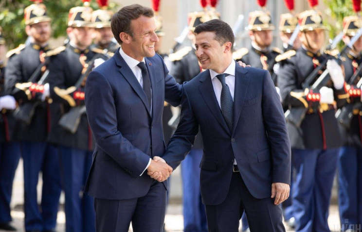 Телефонна розмова Зеленського і Макрона: про що домовилися президенти