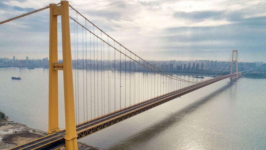 В Китае открыли самый длинный двухэтажный мост