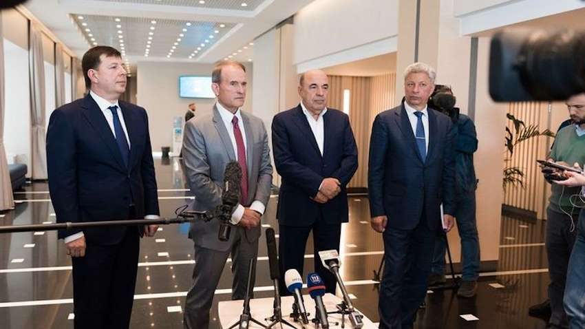 В Украине наложили санкции на самолеты Козака и Медведчука В Украине наложили санкции на самолеты Козака и Медведчука