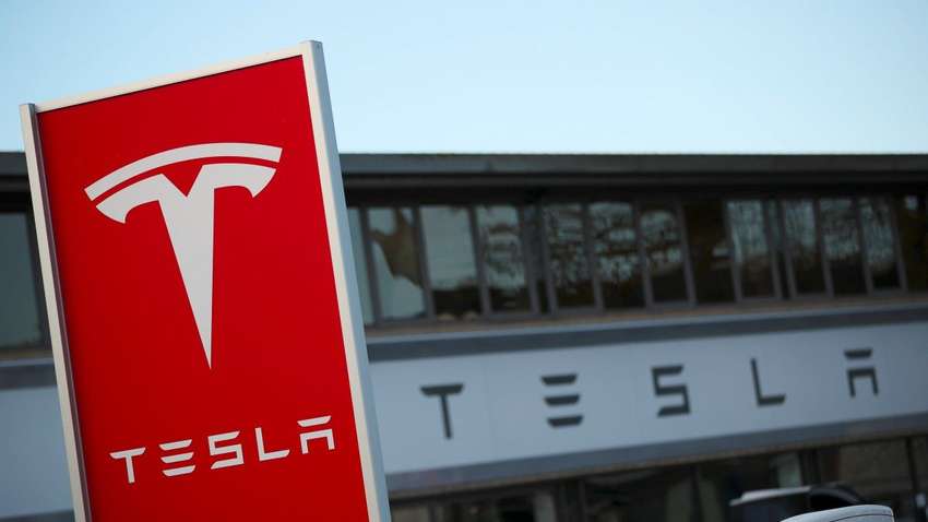 Tesla придбає німецького виробника батарей Tesla придбає німецького виробника батарей