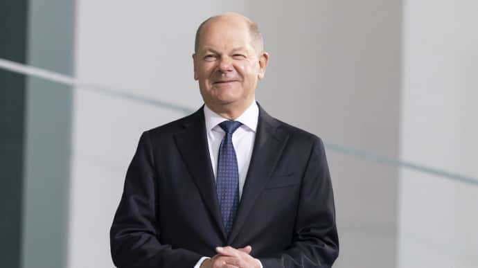 Нож в спину от Шольца: почему канцлер резко изменил мнение о помощи Украине 