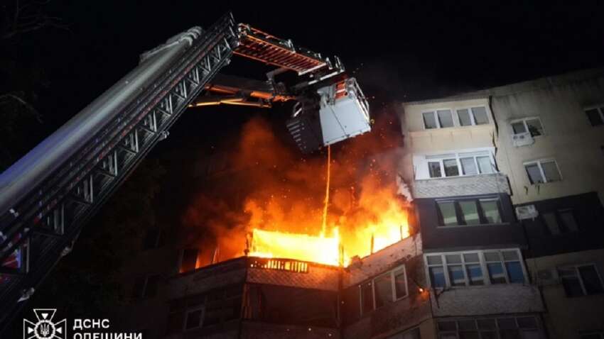 Пекельний удар РФ по Одесі: палали житлові будинки, люди благали про допомогу