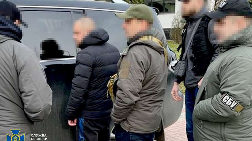 В СБУ розповіли скільки ухилянти готові платити за незаконний виїзд в країни ЄС В СБУ розповіли скільки ухилянти готові платити за незаконний виїзд в країни ЄС