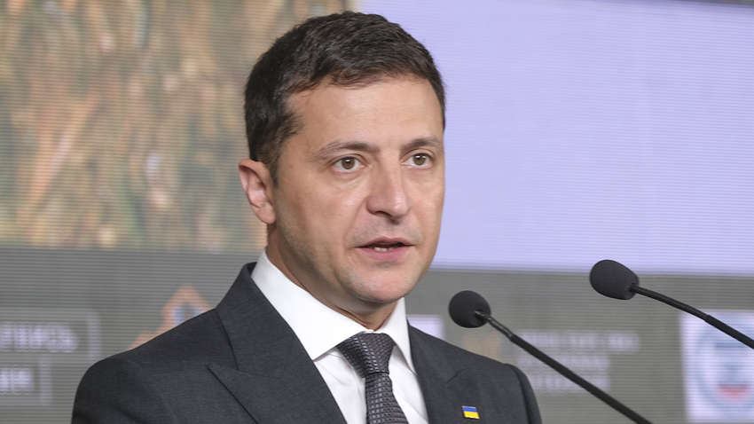 Зеленський розповів, хто тепер відповідає із земельних питань