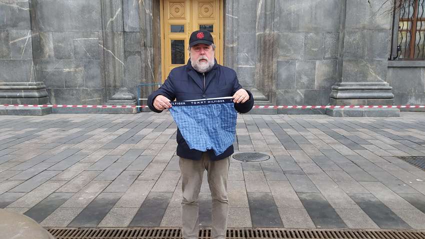 В России полиция конфисковала "трусы Навального"