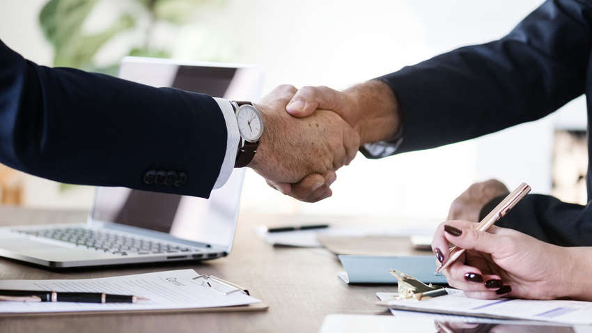 Кем работают украинцы - названы самые популярные сферы деятельности