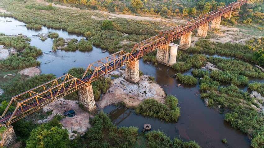В ПАР для туристів будують "залізничний" готель, що здіймається на покинутому мосту (ФОТО)