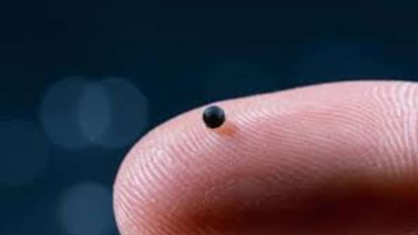 У Швейцарії створили мікророботів, які подорожують всередині людського тіла: для чого їх вживлятимуть людям