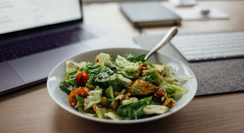 Небезпечний рецепт від ШІ: сім'я ледь не загинула від отруєння Небезпечний рецепт від ШІ: сім'я ледь не загинула від отруєння