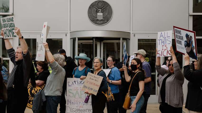 Люди Маска получили доступ к секретной базе данных иммигрантов в США