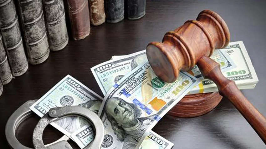 Борьба с коррупцией или расправа: эксперты оценили новый закон о незаконном обогащении