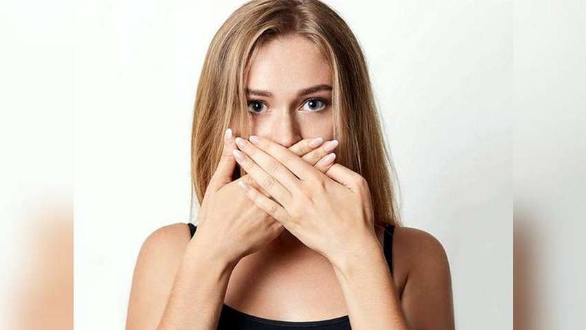 Вчені назвали продукти, які врятують від неприємного запаху з рота