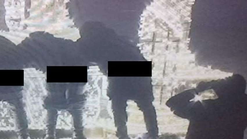 Четверо поляков фотографировались в центре Кракова со спущенными штанами: чем закончилась новогодняя затея