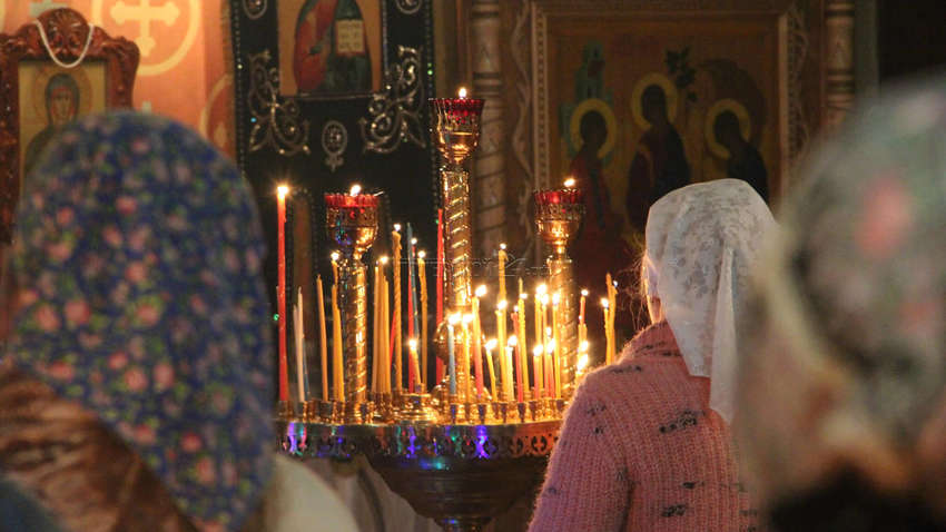 "В храмах станет больше прихожан": Кабмин готовит смягчение карантина для богослужений 