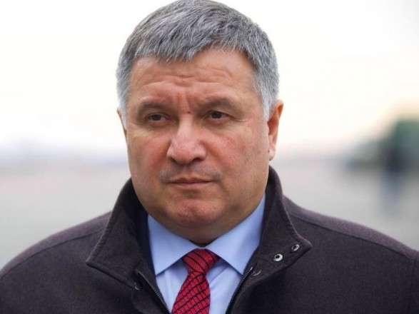 Закриті в Україні телеканали заробляли на війні на Донбасі - Аваков Закриті в Україні телеканали заробляли на війні на Донбасі - Аваков