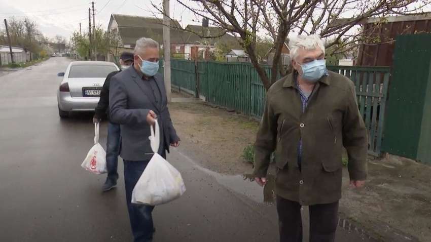 Виктор Медведчук и Оксана Марченко помогли ветеранам-чернобыльцам