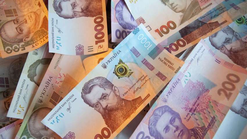 Инфляция, цены, зарплаты и курс доллара: с чем в кошельках украинцы готовятся встречать 2022-й