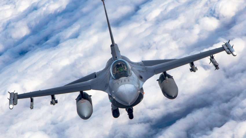 Росія зірвала контракт на поставку винищувачів до України