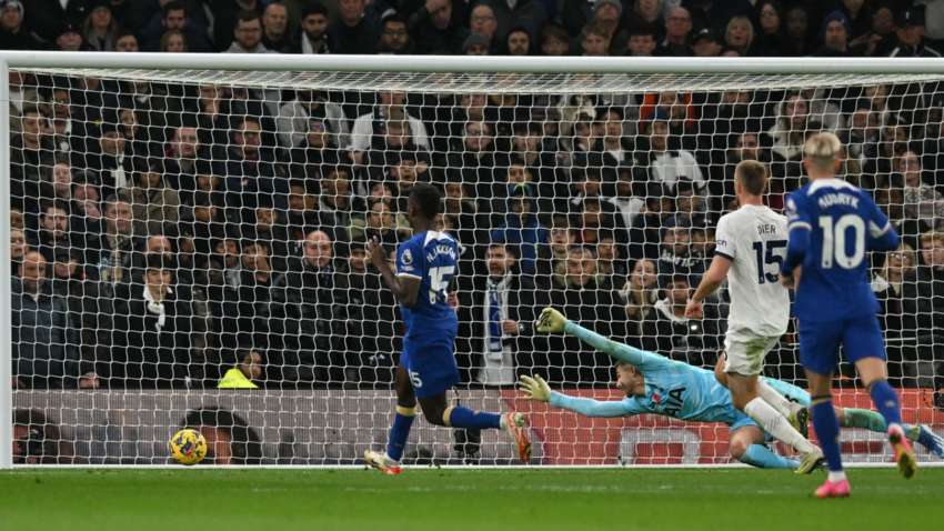 “Челсі” Мудрика перемагає “Тоттенхем” на виїзді в божевільному матчі (відео)