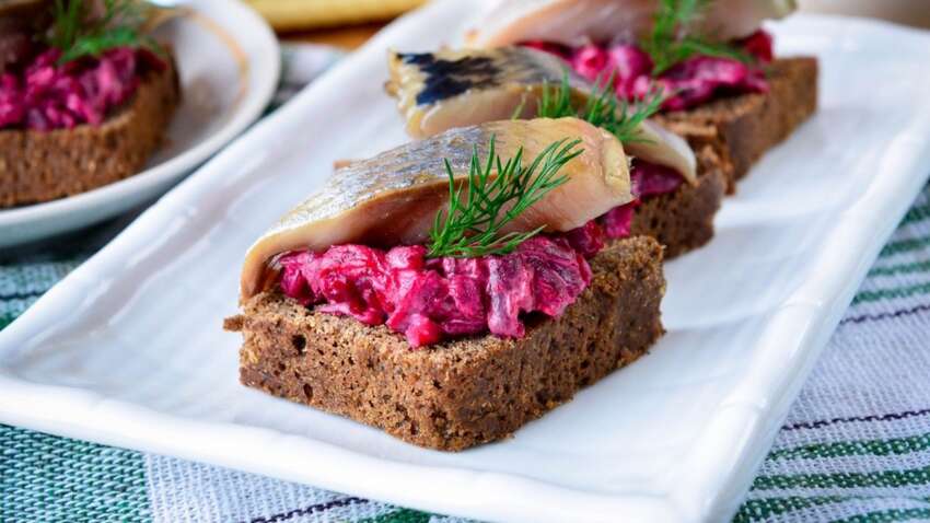 З’їжте шматок оселедця і переможіть морози: як риба зігріває та зміцнює серце