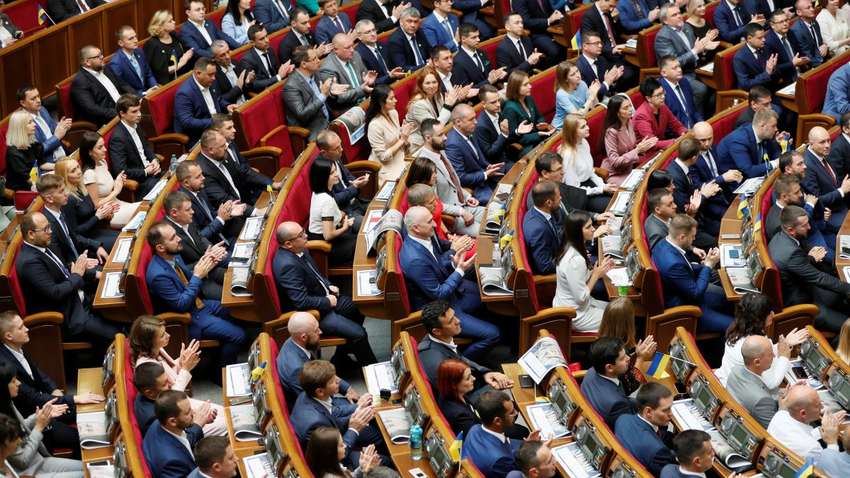 Потерял президент, теряют и «слуги» – монобольшинства больше не будет: эксперты назвали причины