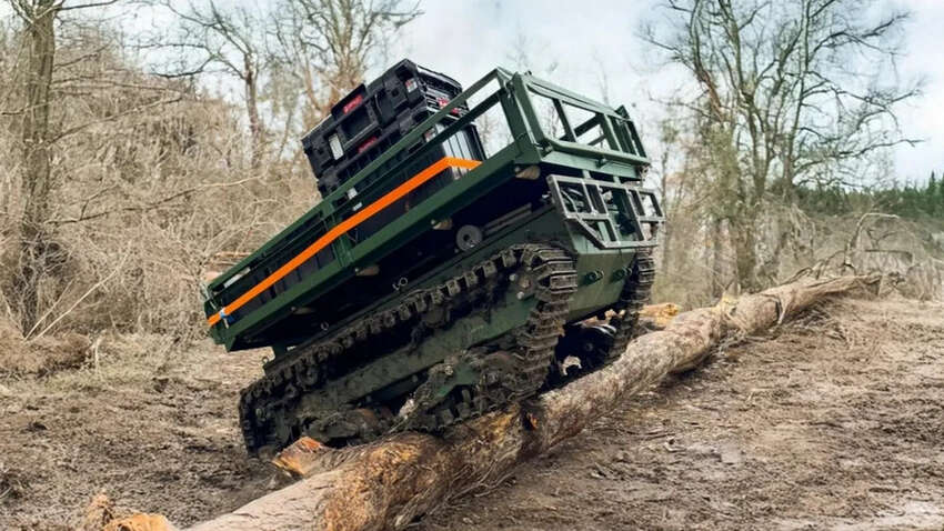 На допомогу ЗСУ на фронті вже поспішає новий робот на оптоволокні: в чому його унікальність На допомогу ЗСУ на фронті вже поспішає новий робот на оптоволокні: в чому його унікальність