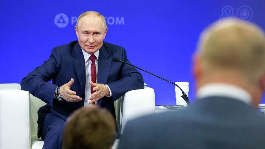 Секрети Кремля: чому перед Путіним мовчать еліти Росії в питанні війни Секрети Кремля: чому перед Путіним мовчать еліти Росії в питанні війни