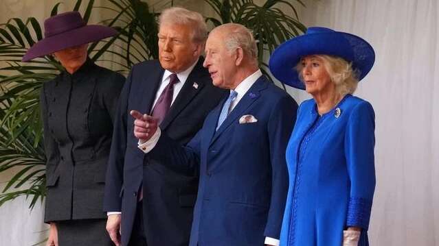 Король Чарльз пошутил о шляпе Мелании Трамп: что сказал монарх Король Чарльз пошутил о шляпе Мелании Трамп: что сказал монарх