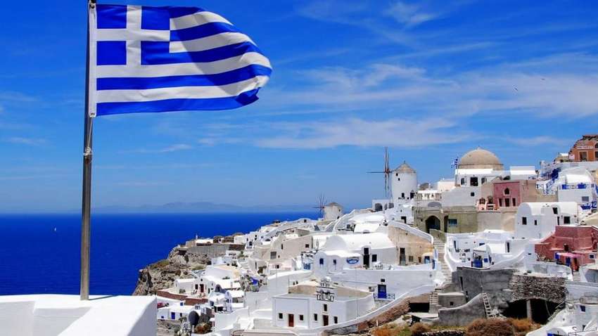 В Греции гражданам разрешили выходить из дома