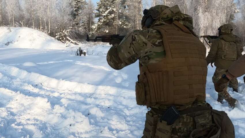 «Фронт тримаємо, а сніг прибрати не можуть»: військовий жорстко звернувся до міської влади