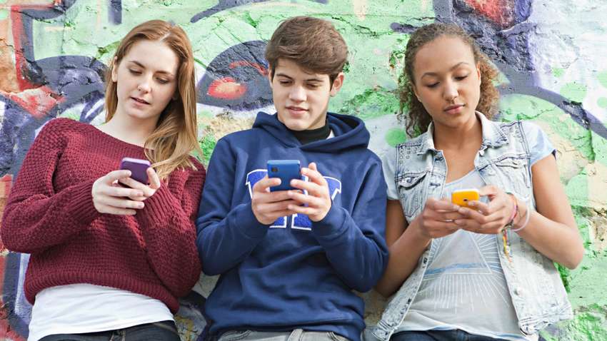 Більше 20 % підлітків мають залежність від смартфонів