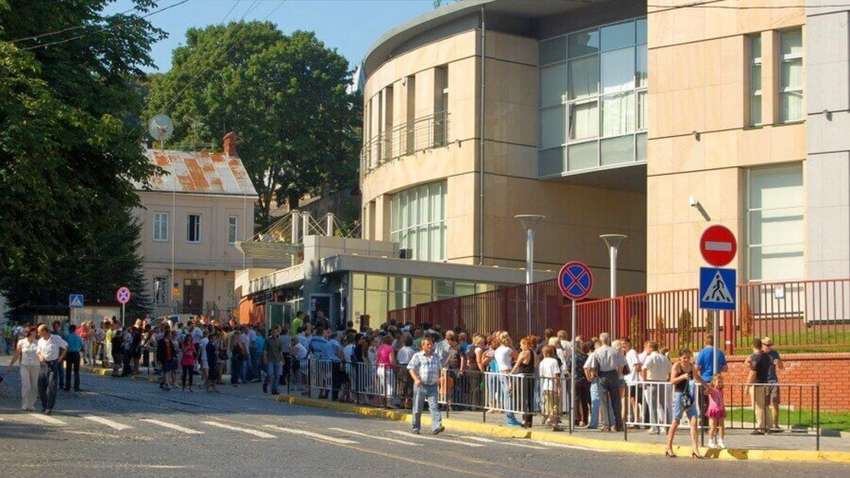 Украинские мужчины будут массово получать гражданство других стран. Названная причина 