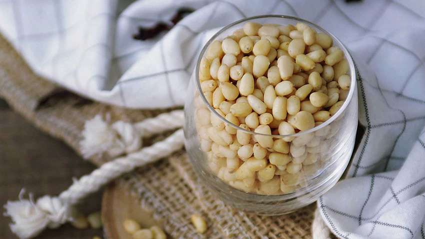 Чем полезны для здоровья кедровые орехи Чем полезны для здоровья кедровые орехи