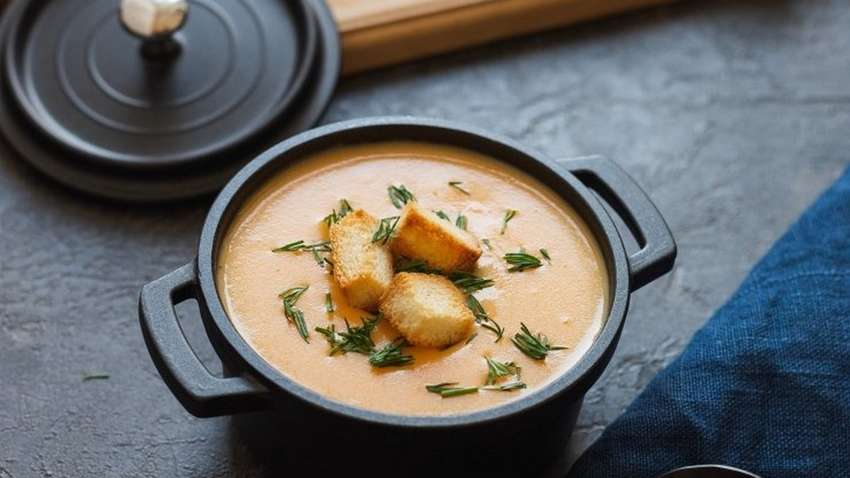 Ніжний та ситний: як приготувати картопляний суп за 30 хвилин Ніжний та ситний: як приготувати картопляний суп за 30 хвилин