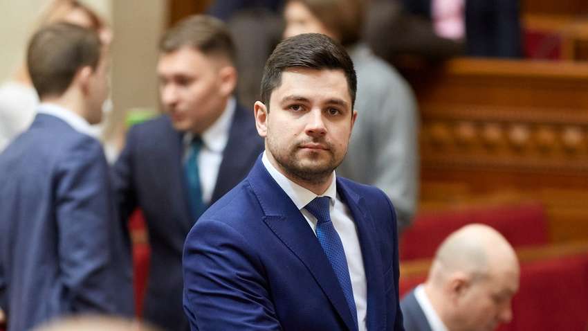 Нардеп Качура відсудив у Чорновол її бойові кошти: деталі скандалу 