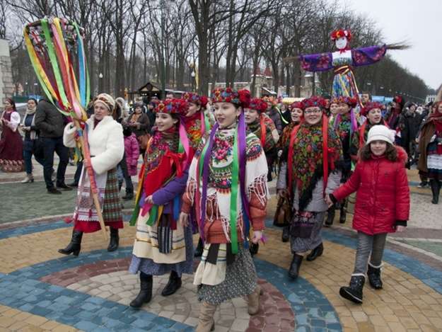 На праздновании Масленицы в Харькове загорелась сцена