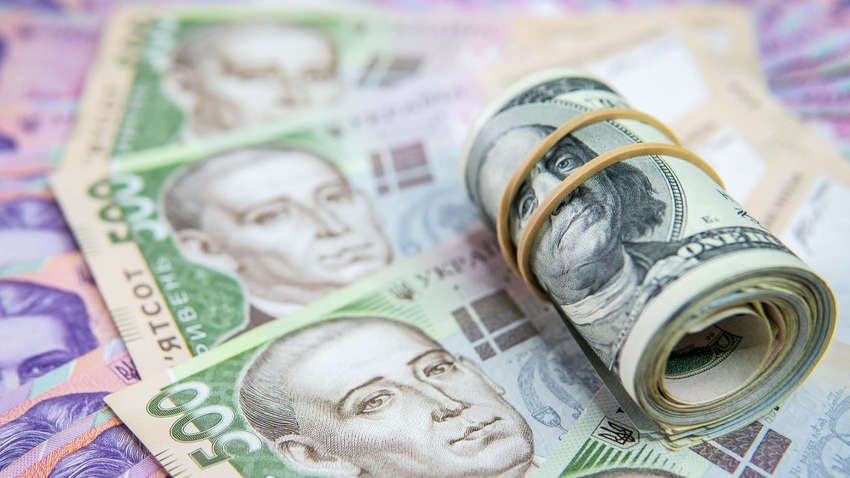 Стоит ли сейчас покупать доллар и что будет с курсом валют в декабре: эксперты озвучили прогноз 